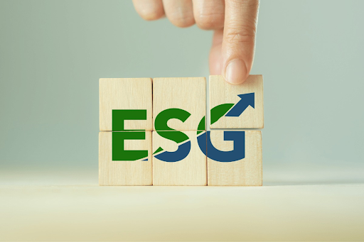 ESG và Hiệu Quả Tài Chính Trong Ngân Hàng: Trách Nhiệm Hay Lợi Nhuận?